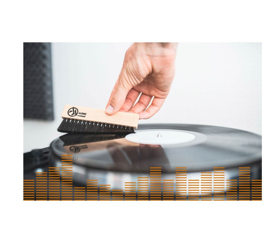Audio Anatomy - Oak Wood Brush Black With Antistatic Goat And Nylon Fiber - Deluxe (Dry & Wet Cleaning)